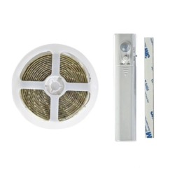 LED juostos komplektas 1M su sensoriumi 4000K 4xAAA baterijos