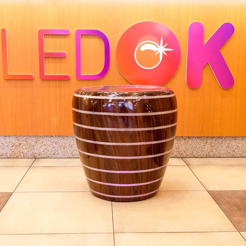 LED dekoracija -taburetė RGB, valdoma pulteliu (Plastikas)