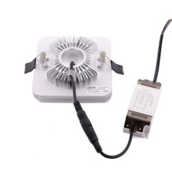 Įmontuojamas LED lubinis šviestuvas LAYER  15W šilta balta (3000K) Balta