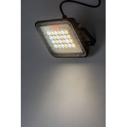 Saulės energija įkraunamas šviestuvas Melk LED 6.5W 3000, 4000, 6500K CCT keičiama balta spalva (juoda)