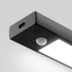 Viro įkraunamas spintelės LED šviestuvas su judesio jutikliu, 20cm, juodas (2 vnt.), 1W, 3CCT
